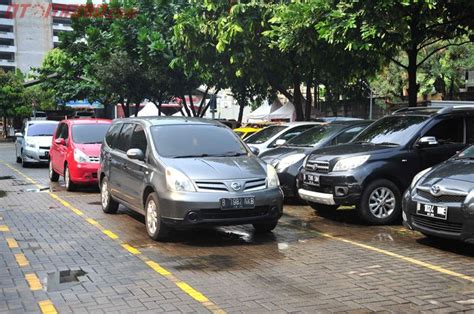 Ternyata Ini Kebiasaan Yang Bikin Cat Mobil Cepat Kusam Perhatikan