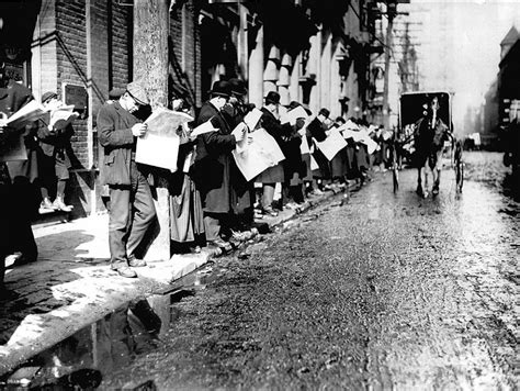 Vintage Photographs of People Reading Newspapers Before the Invention of That Grossly Antisocial ...