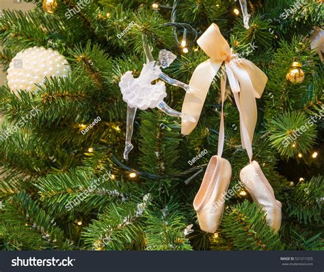 629 Christmas Ballet Shoes Stock Photos, Images & Photography | Shutterstock