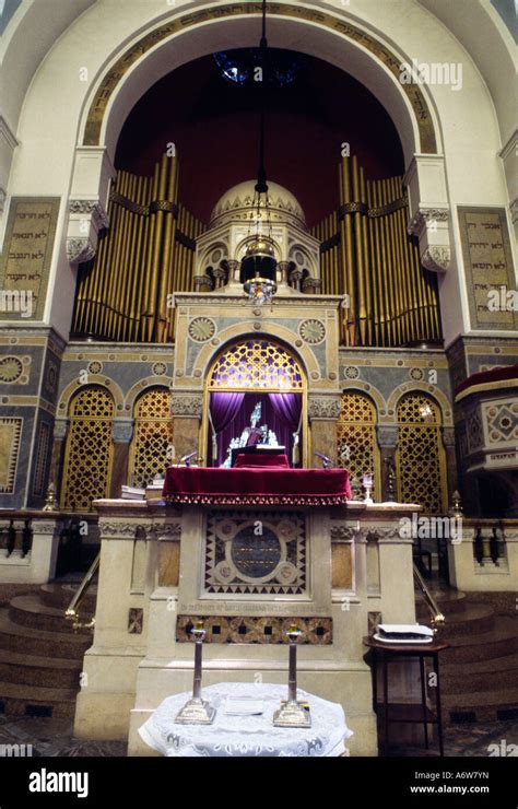 West London Synagogue Interior Ner Tamid (Eternal Flame/ Eternal Flame ...