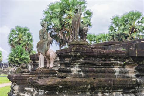 Angkor Wat temple 12886376 Stock Photo at Vecteezy