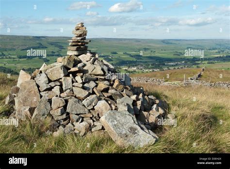 Cairn Near Backsides Above Hawes Wensleydale Yorkshire Dales