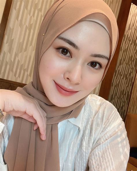 Clean Hingga Hijab Ala Malaysia Intip Berbagai Gaya Hijab Ayana Moon Ini