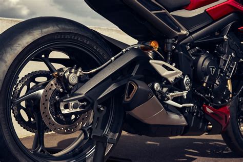 Nowe Triumphy Street Triple 765 Trzy Sportowe Nakedy Jakich Jeszcze