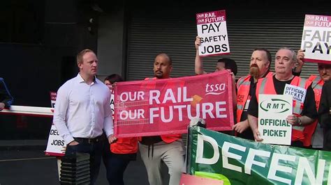 Keir Starmer Sacks Sam Tarry After Joining Picket Line Video Dailymotion