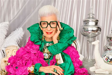 Iris Apfel To Fashion Icon έγινε 102 ετών