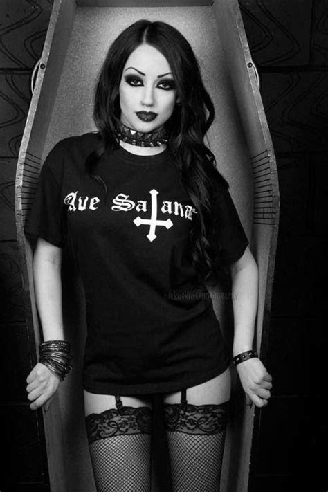 Satanic Girl Tumblr Satanic Art Girls And Metal Girls Goth