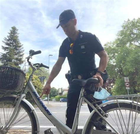 Scontro Tra Auto E Bici Ferita In Modo Serio Una Donna Di 68 Anni