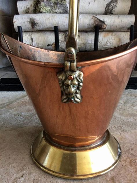 Beautiful Vintage Copper Coal Bucket With Brass Decorative Lion Head