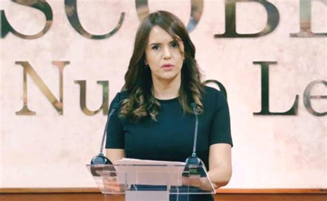 Clara Luz Flores Carrales Dice Porqué Renunció Al Pri Grupo Milenio