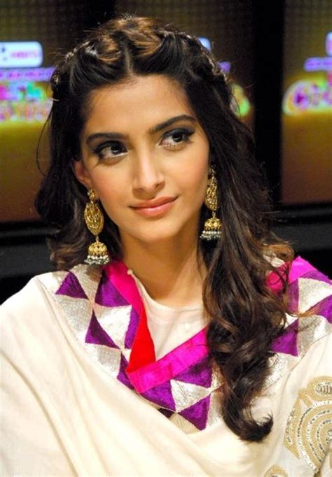 Sonam Kapoor Full Biography And Hd Pictures