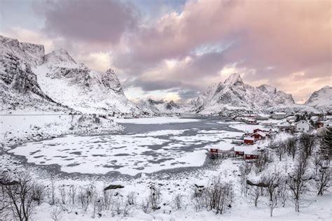 Free Photo | Snowy mountains in Winter