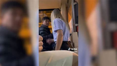 El V Deo Viral De Una Conductora De Autob S De Barcelona Echando A Un