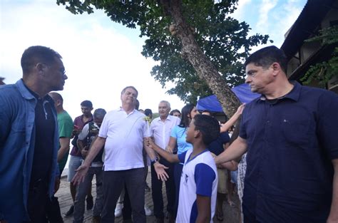 Jair Bolsonaro Desembarca Em Natal E Visita Ponta Negra Veja As Fotos