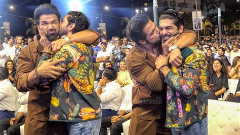 Rithvik Dhanjani And Taha Shah Badussha Kiss In Public Place At World