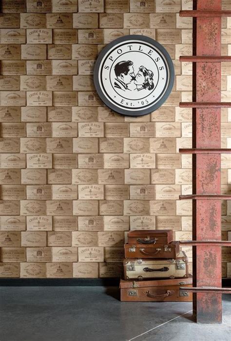 Dutch Wallcoverings Vliesbehang Wijnkisten Beige Bol