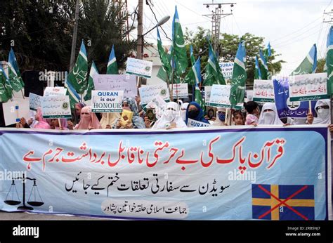 Karachi Pakistan 07th July 2023 Activists Of Jamaat E Islami Ji Women Wing Are Holding