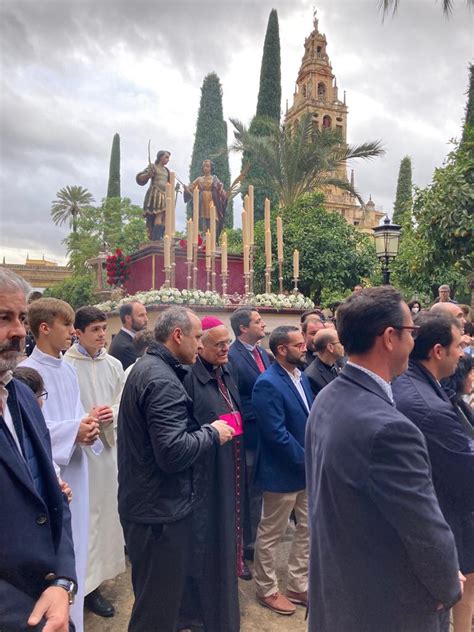 San Acisclo Y Santa Victoria Procesionan Por C Rdoba Gente De Paz