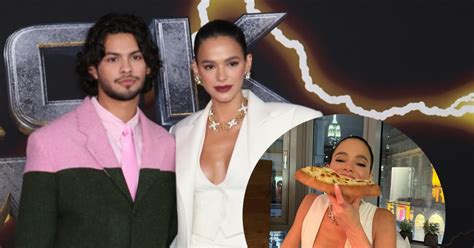 Bruna Marquezine E Xolo Maridue A Comemoram Presen A Em Evento Em Nova