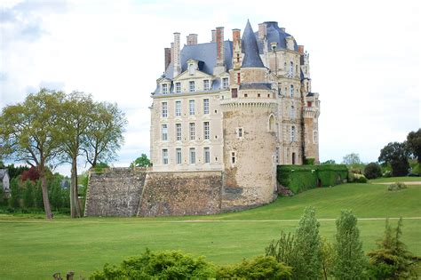 Chateau De Brissac – JacquardFlower