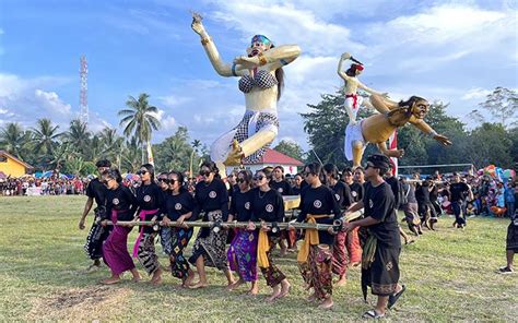 Jelang Hari Raya Nyepi Umat Hindu Di Mubar Gelar Festival Ogoh Ogoh