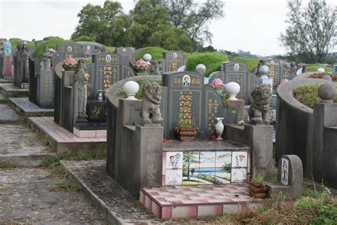 Singapore Trip: Chinese Cemetery 7/02/10