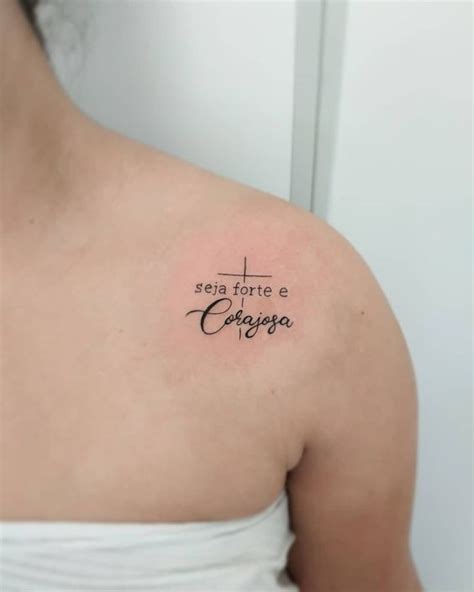 Tatuagem De F Para Expressar A Sua