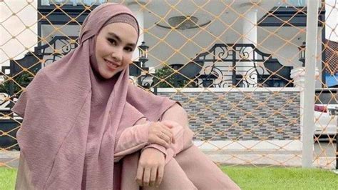 Profil Kartika Putri Mantap Putuskan Bercadar Begini Perjalanan Hijrah