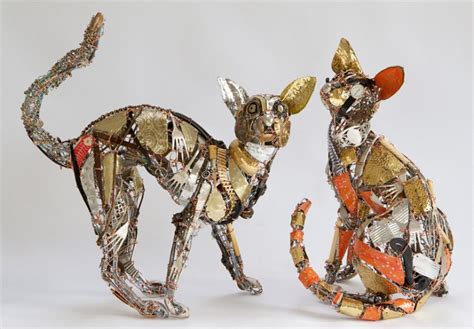 Intricate Animals Sculptures Transformed From Recycled And Discarded