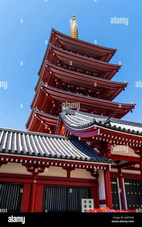 Tokyo The Popular Asakusa Shrine And Sensoji Temple The Five Story