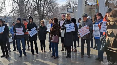 Medicii De Familie Din Gala I Au Protestat Pentru C Statul Ncearc S