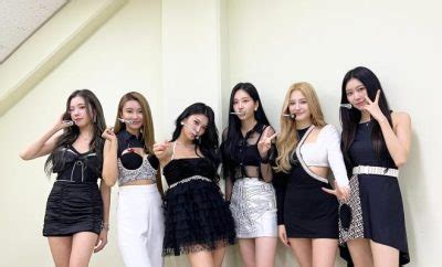 MOMOLAND Officially Disbands