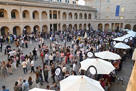 Vint cellers i cent referències a la Nit del Vi dInca