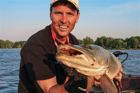 Are Bigger Muskie Lures Better? - MidWest Outdoors