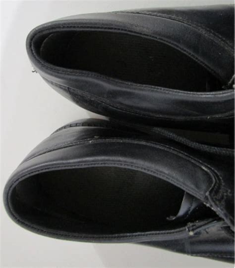 #4 Men's shoes, size 10, 2 pair | EstateSales.org