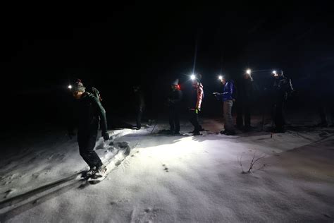 Photos Et Le Cr T Monniot Se D Voile De Nuit Vivre En Raquettes