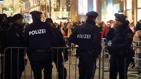 Wieder Terroralarm Drei Festnahmen Anschlag auf Kölner Dom