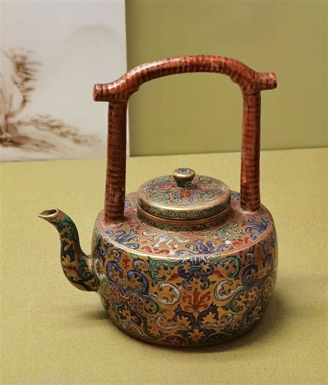 Qing Dynasty Teapot Wucai Enamels Gilt Ground Ancient Water Vessel