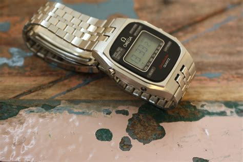 1970's Omega Speedmaster LCD in steel and like new! - VINTAGE TIMES