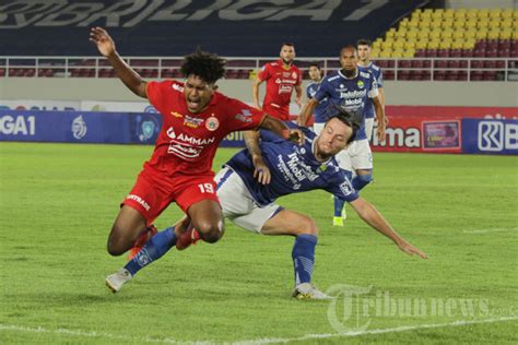 Persija Jakarta Taklukkan Persib Bandung Dengan 1 0 Di Stadion Manahan