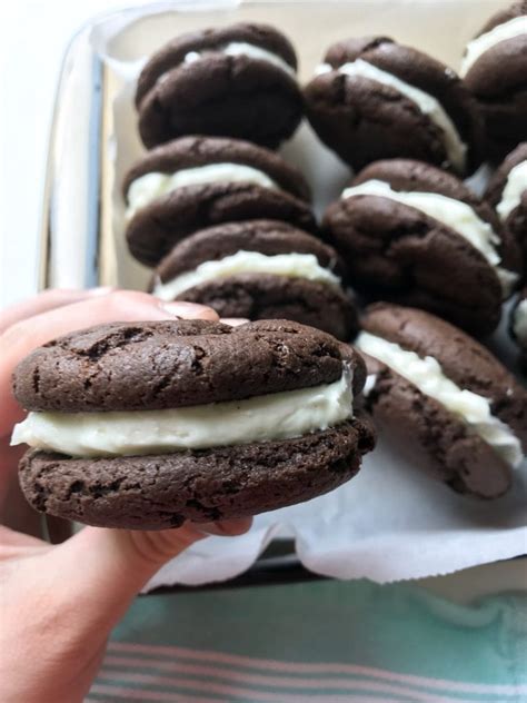 Homemade Oreo Cookies recipe - Knead Some Sweets