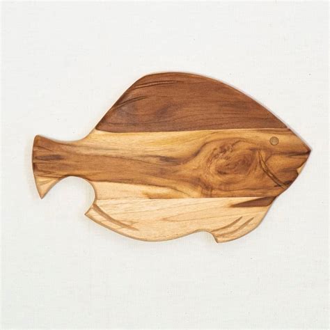 Fun Fish-Shaped Cutting Board & Serving Board – Casa de los Gigantes