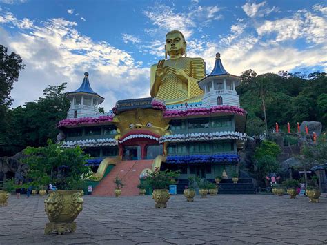 Dambulla Cave Temple Mustseespots