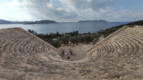 Antiphellos Antik Tiyatrosu Konumu Fotoğrafları ve Hakkındaki