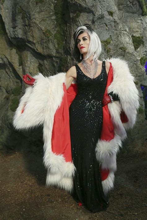 muaahmuxo: Diy easy cruella deville Halloween costume