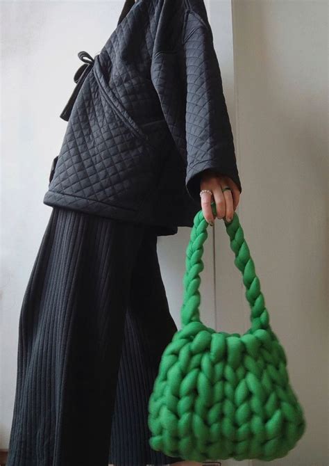 How To Hand Crochet Giant Yarn Bag In Chunky Yarn Crochet