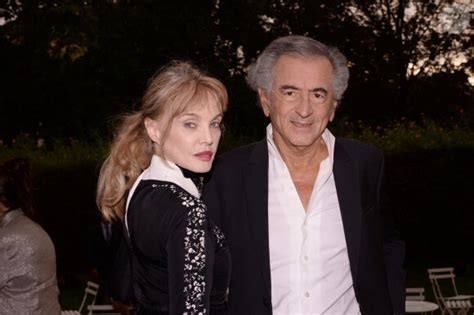 Photo Arielle Dombasle Est Sa Compagne Exclusif Bernard Henri L Vy