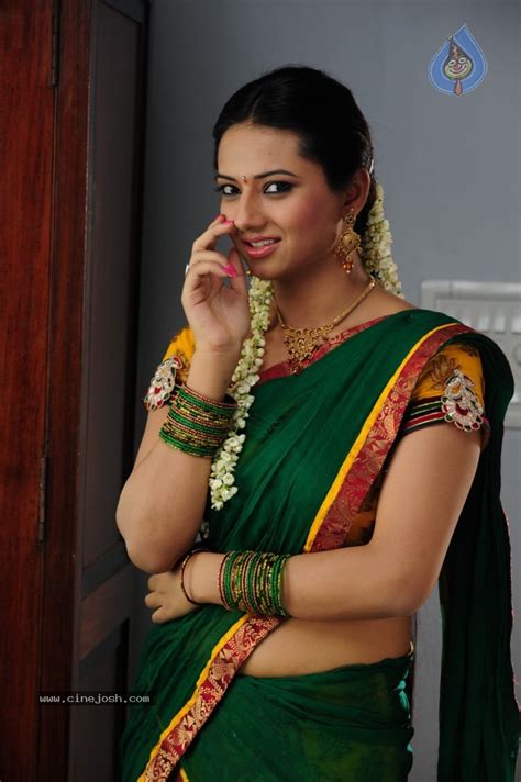 Isha Chawla Cute Stills Photo 42 Of 71