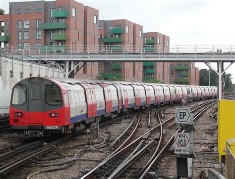 London Underground Jubilee Line 96029 Wembley Park S Flickr