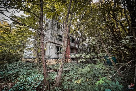 В брошенном доме города Припяти нашли тайную комнату наполненную ...
